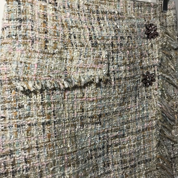 Zara Tweed Boucle Wrap Mini Skirt w Fringe and Rhinestone Jewel Flower Detail - Picture 3 of 11